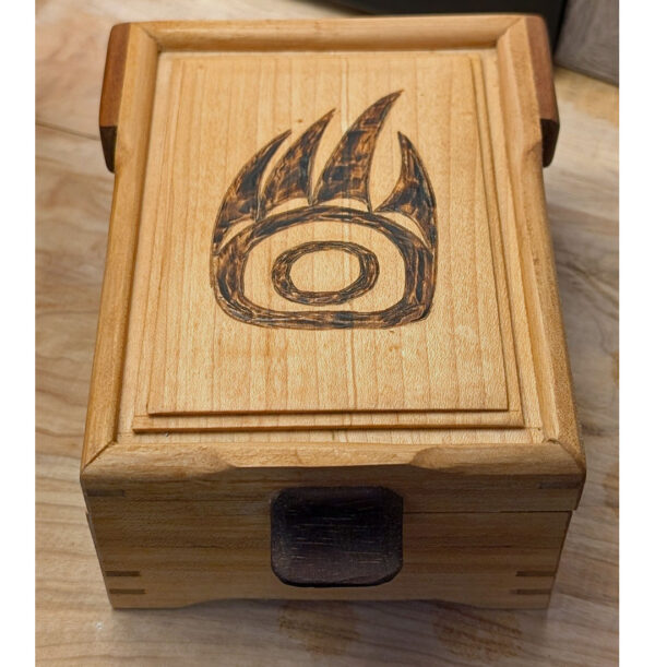 Box, 7.5 x 5.25 x 3.25, Maple with Bear Paw Pyrography